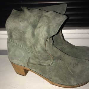 Gray Booties with leopard inside